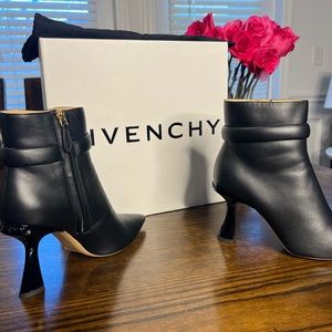 Givenchy Butter leather booties